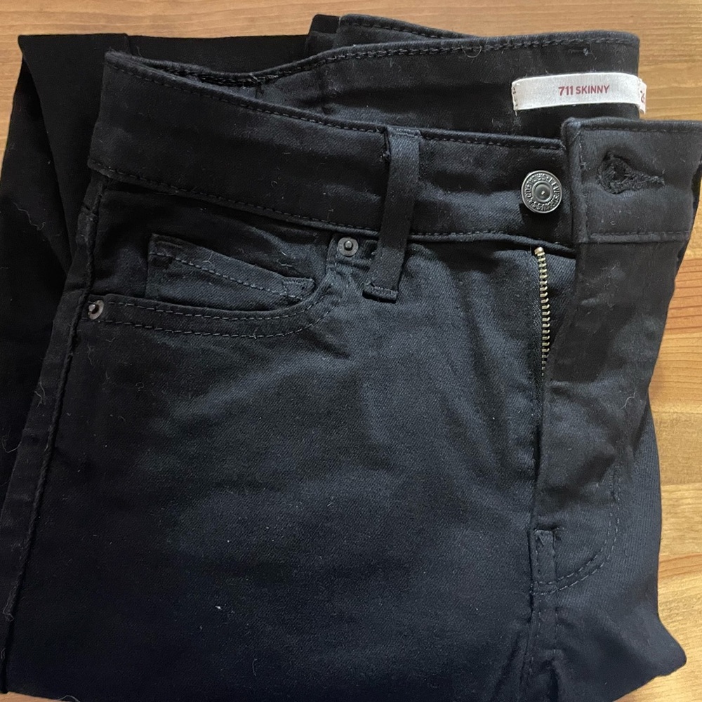 Levi’s 711 skinny, black size 26 - NWOT